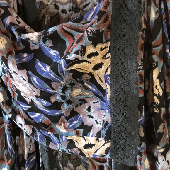 Free People Floral Black Lace Trimmed Kimono - Picture 2 of 8